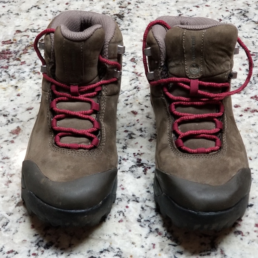 Padagonia hiking boots size 7.5 womans